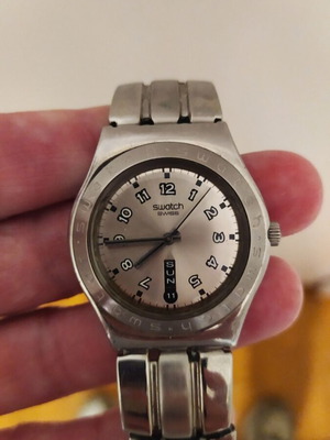 Swatch Swiss watch silver in like new condition