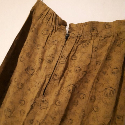 Skirt like new, sizes M and L