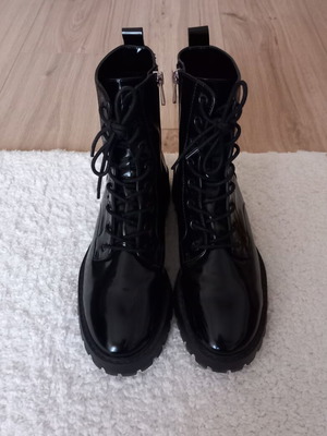 Pull & Bear black boots size 38 like new