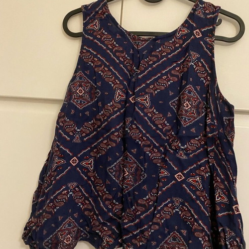 H&M sleeveless top like new with back opening, size L