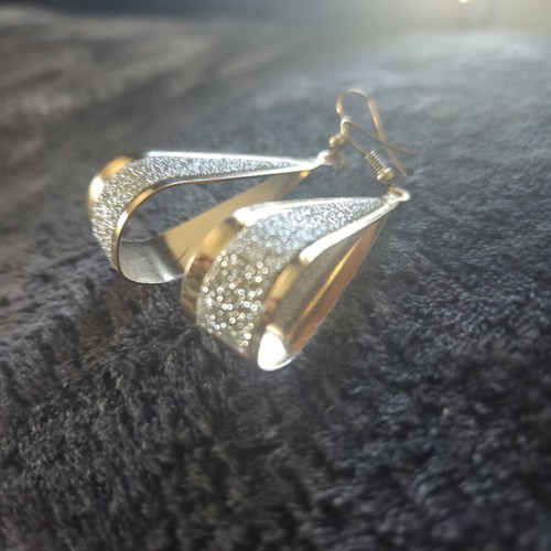 Earrings like new