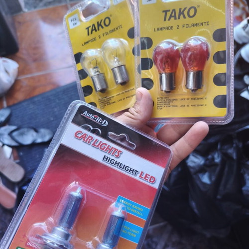 Car light bulbs set