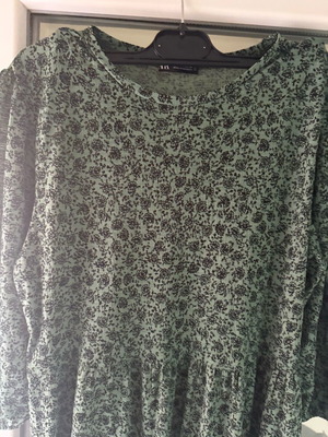 Maxi φόρεμα floral αφόρετο, satinette, πολύχρωμο, μέγεθος small έως large