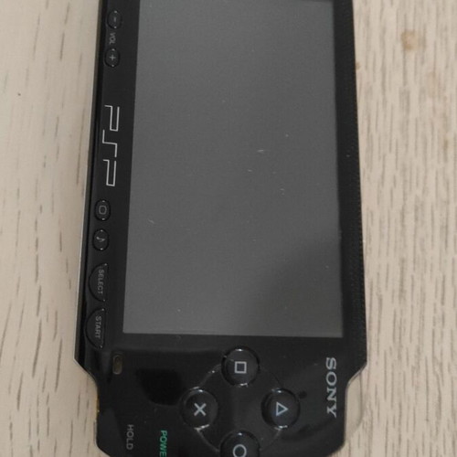 Sony PSP 3004 μεταχειρισμένο με οθόνη LCD 4,3 ιντσών και Wi-Fi