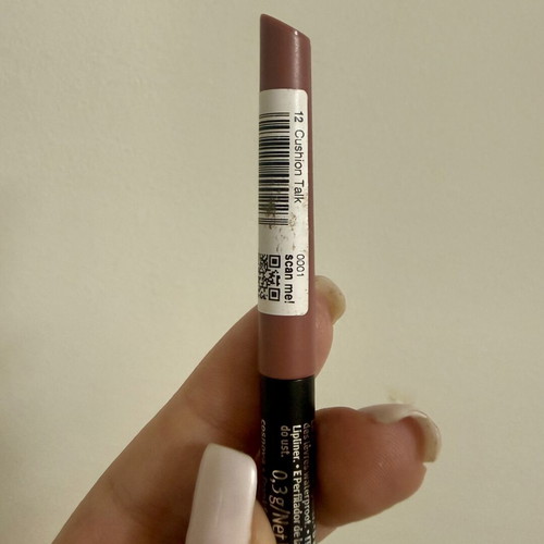 Essence 8H Matte Comfort Lipliner no.12 Cushion Talk with sharpener