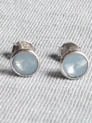 Silver 925 stud earrings with opalite like new, minimal blue