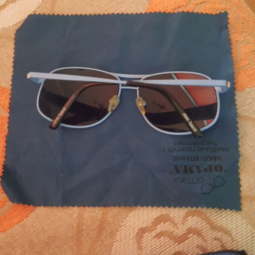 Sunglasses with case and cleaning cloth, turquoise