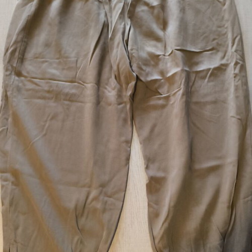 Zara women's beige fabric pants like new, buttoned harem style