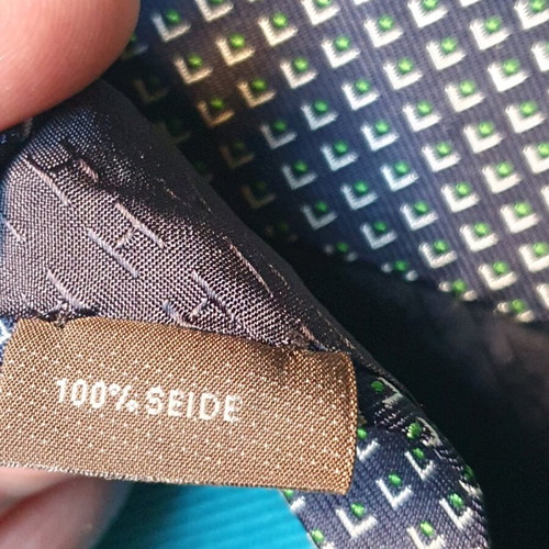 Hermès vintage tie in dark blue, like new
