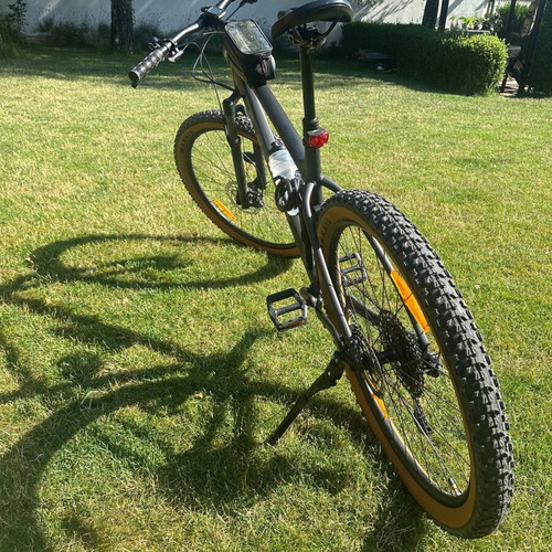Trek Merlin 8 mountain bike like new with Shimano brakes and SRAM drivetrain