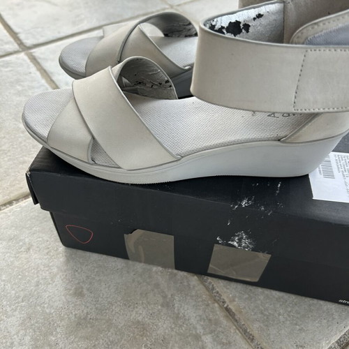 Naturalizer low wedge sandals, size EU 39, off-white
