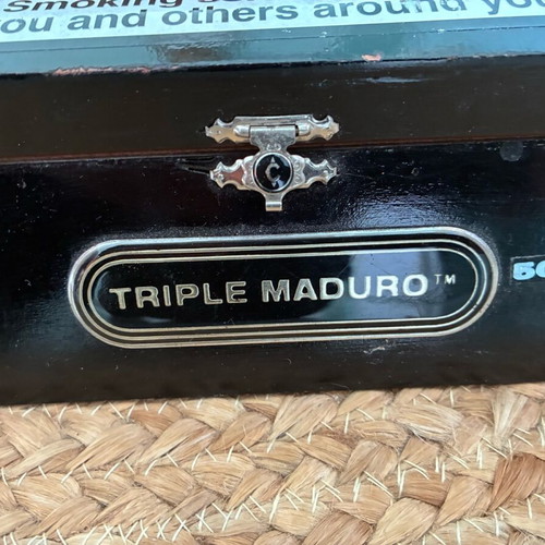 Camacho Triple Maduro συλλεκτικό κουτί πούρων σαν καινούργιο