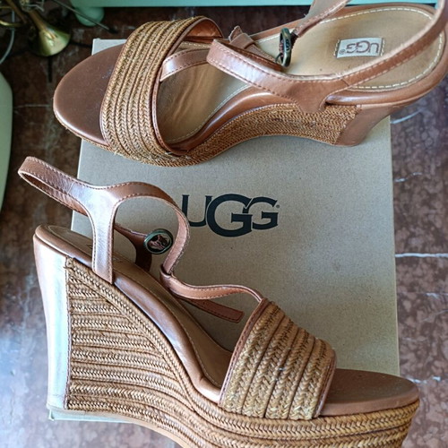 Ugg platform shoes used, size 39, beige