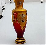  Βαζο ψηλό  Βοημίας  σε βυσσινί-χρυσό χρώμα,με λουλούδια ανάγλυφα. Κωδ.Α1365