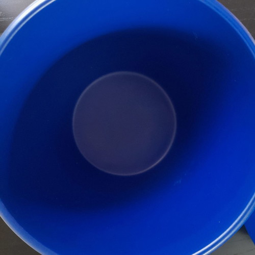 Blue flower pots plastic and clay, set of 2