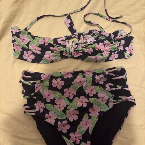 Maa Boo bikini set size M like new, floral design