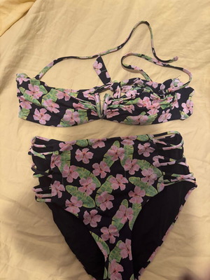 Maa Boo bikini set size M like new, floral design