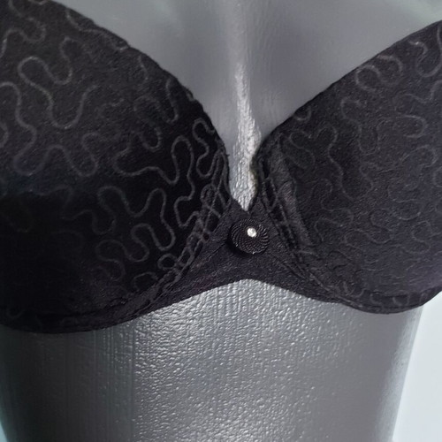 Lejaby bras like new, pack of 2, black, pushup models