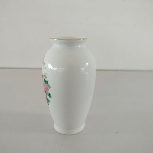 Small porcelain vase used with flower pattern, Japan