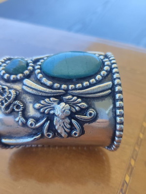 Bracelet handcuffs like new with intricate engravings and semi-precious stones silver