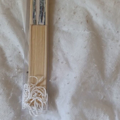 Japanese Silk Folding Fan The Great Wave new, bamboo frame