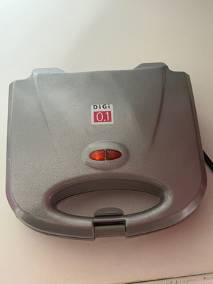 Toaster used, functional