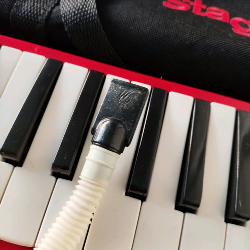 Stagg red pianica used with case