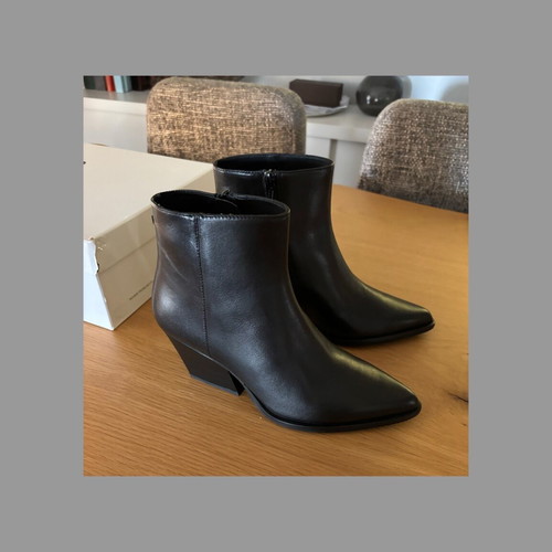Pinko leather ankle boots new, size 38, black