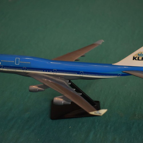 KLM B747-400 Plastic Model Scale 1/200 Brand New