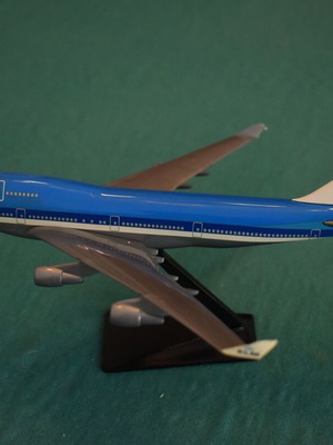 KLM B747-400 Plastic Model Scale 1/200 Brand New