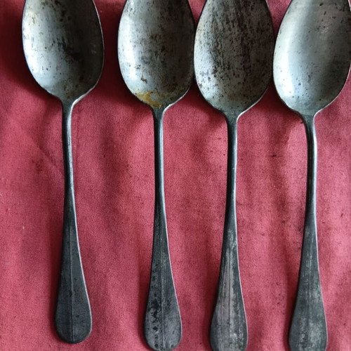 Vintage collectible spoons set of 8 used, very old