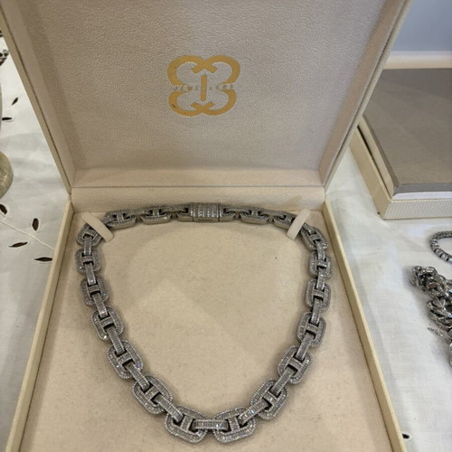 MMI Jewllers Chain 50cm new with stones and engraved logo