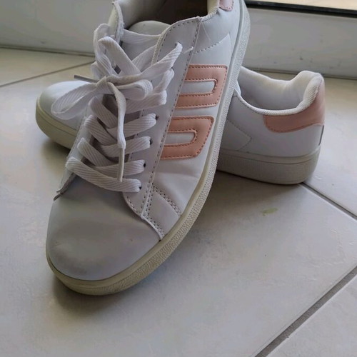 Athletic shoes used, women's size 39