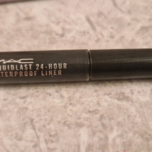 Mac Liquidlast 24-Hour Waterproof Liner like new