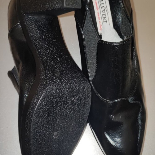 Patent leather black pumps used, size 37.5