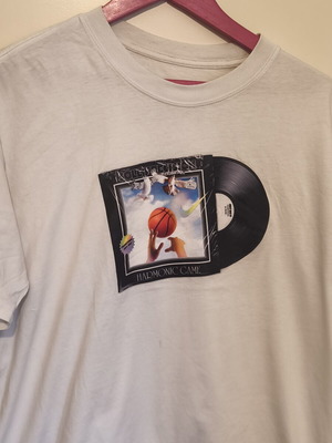 Nike men's mako t-shirt size large, like new, white with print