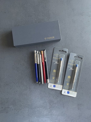 Parker vintage pen set used with case and 2 genuine refills