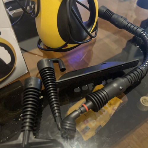 Swiss LuxHealth Handheld Steam Cleaner like new, 1050W