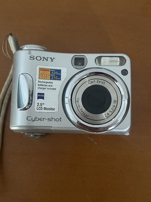 Φωτογραφική μηχανή Sony μεταχειρισμένη, με επαναφορτιζόμενες μπαταρίες, χωρίς κάρτα μνήμης
