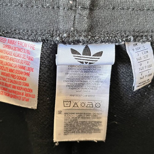 Adidas shorts with zipper pockets used, size 140cm, black