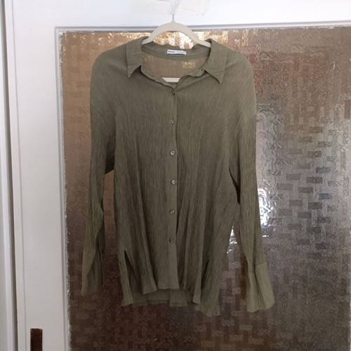 Bershka women's green airy set shirt and pants like new