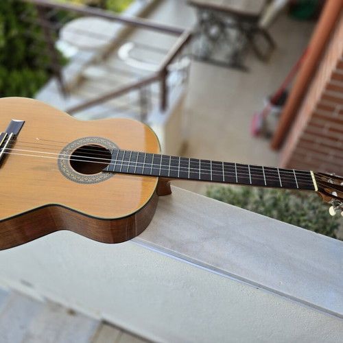 Classical guitar like new