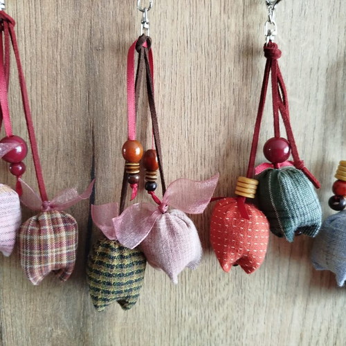 Handmade textile keychain with two tulips, custom made