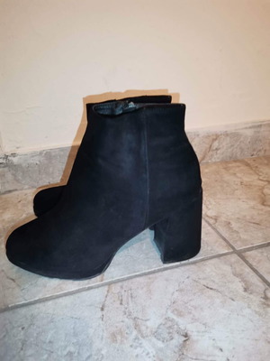 Suede ankle boots used black size 40