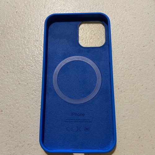 iPhone 12/12pro silicone case like new