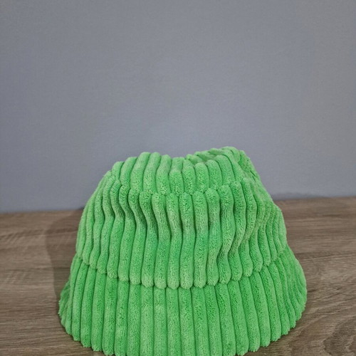 H&M green lime velvet hat size M like new