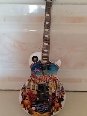 Διακοσμητική κιθάρα μινιατούρα Hard Rock Cafe σαν καινούργιο