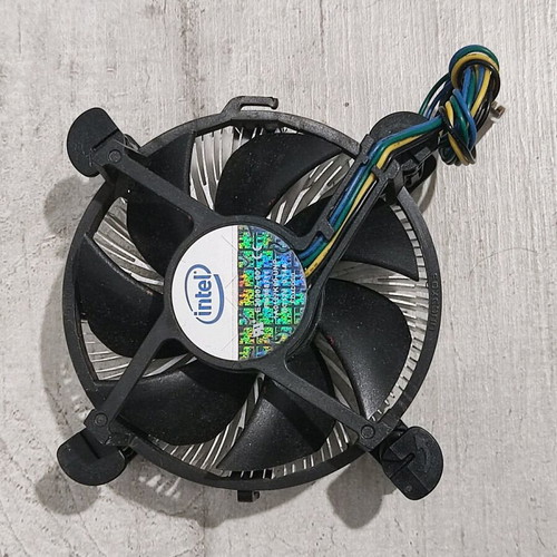 Socket 775 cooler used with fan for processors