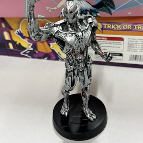 Ultron figure from Marvel like new