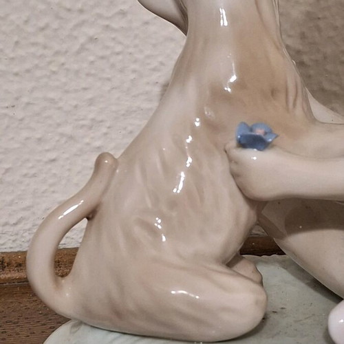 Cascades Friendship porcelain figurine, Spain